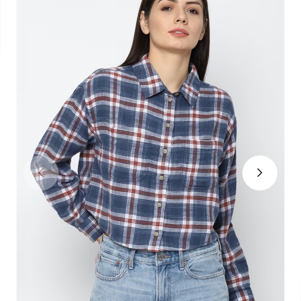 American Eagle Women’s Blue Plaid Cozy Cabin Cropped Flannel Size XS